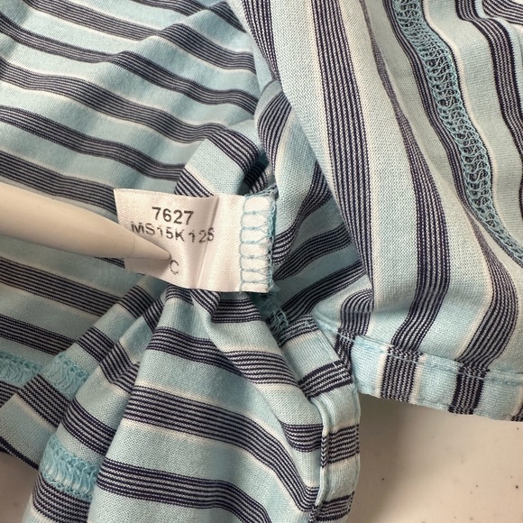 Peter Millar Men’s Large 100% cotton quality golf polo, gently used. Blue stripe - Picture 9 of 11